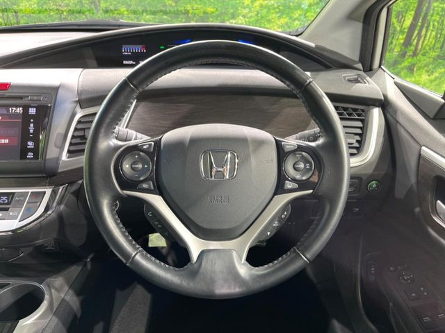 �y�����v�����X�e�A�����O�z�㎿�Ȋv���g�p���邱�ƂŁA��ɂ����������݂ƂĂ��^�]���₷���n���h���ł���