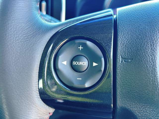 �y�X�e�A�����O�X�C�b�`�z�n���h���̃{�^���ŊȒP�Ƀi�r�̉��ʂ�`�����l������\�ł���