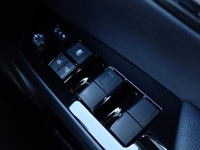 �d���i�[�h�A�~���[�d�l�B�I�[�g�|�W�V�����ɃZ�b�e�B���O���Ă����Ό��̎{���J���Ƀ����N���ăh�A�~���[�������ŊJ���܂��B�ƂĂ��֗��ł���B