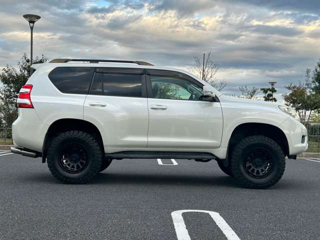 当店の車両をご覧になって頂き、誠にありがとうございます。ただご予算をこえてしまっている・・・など諦めないでご相談くださいませ。お見積もりも多数のプランがございます。お気軽にお問い合わせくださいませ。