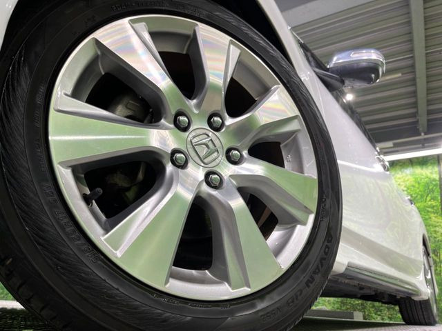 �y����17�C���`�A���~�z�C�[���z�O�ςɃ}�b�`���������A���~�z�C�[���𑕒����Ă���܂��B�e��ЊO�A���~�z�C�[����A�X�^�b�h���X�^�C�����戵�����Ă���܂��B���񂲑��k����������