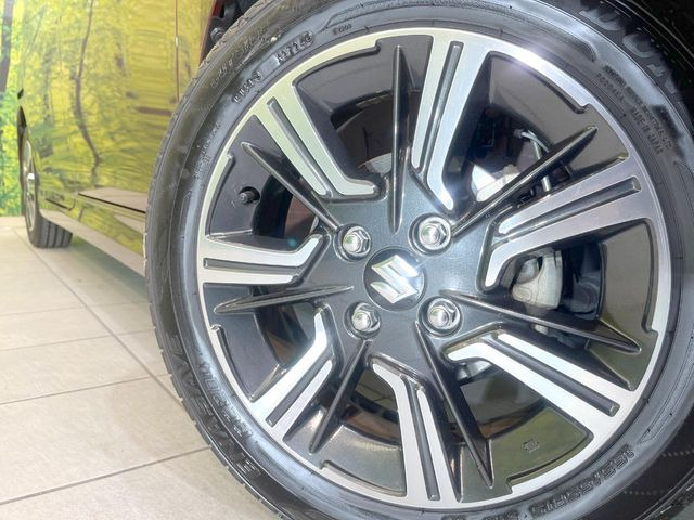 �y����15�C���`�A���~�z�C�[���z�O�ςɃ}�b�`���������A���~�z�C�[���𑕒����Ă���܂��B�e��ЊO�A���~�z�C�[����A�X�^�b�h���X�^�C�����戵�����Ă���܂��B���񂲑��k����������