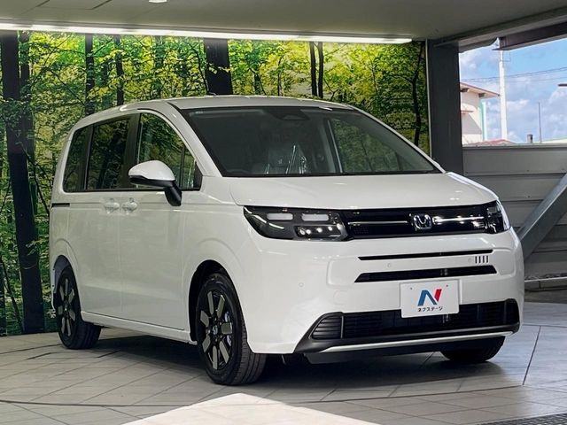 高透明度のガラス皮膜で撥水はもちろん、上質なツヤ・光沢を実現。紫外線や酸性雨から大切な愛車を保護し、色あせ・劣化を防止。「弾スプラッシュコート」、「弾プリミッサコート」からお選びいただけます。