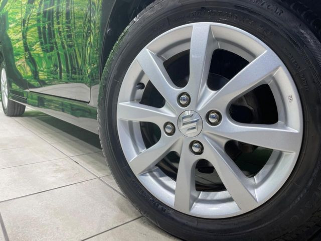 �y����15�C���`�A���~�z�C�[���z�O�ςɃ}�b�`���������A���~�z�C�[���𑕒����Ă���܂��B�e��ЊO�A���~�z�C�[����A�X�^�b�h���X�^�C�����戵�����Ă���܂��B���񂲑��k����������