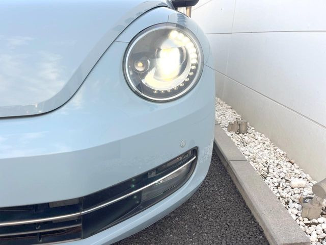 ●HIDヘッドライト:明るく前方を照らしてくれるので、悪天候や夜間の走行時も視界良好で安心してお乗りいただけます。