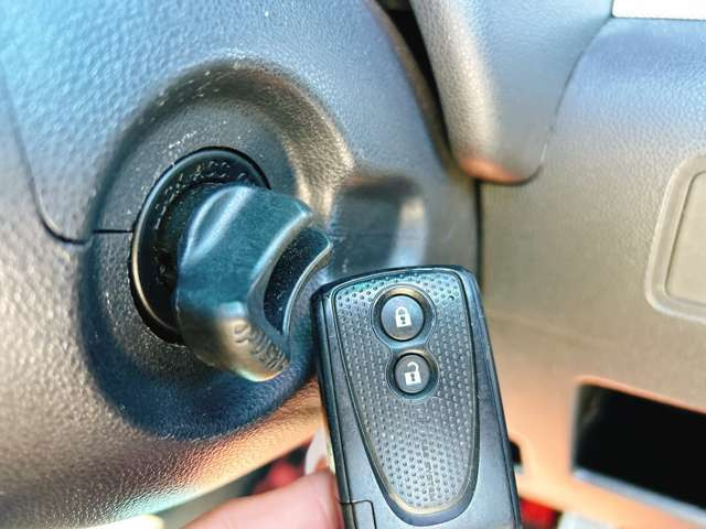 �y�X�}�[�g�L�[�z�J�o����|�P�b�g�ɓ��ꂽ�܂܃h�A�̊J���ł��A�y�X�G���W�����������܂���