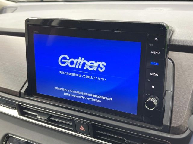 【純正10型ナビ】人気の純正ナビを装備しております。ナビの使いやすさはもちろん、オーディオ機能も充実!キャンプや旅行はもちろん、通勤や買い物など普段のドライブも楽しくなるはず♪