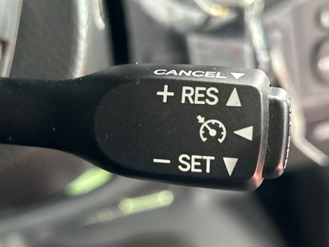 �y�N���[�Y�R���g���[���z�������H�����N���N���s�B�A�N�Z���𗣂��Ă���葬�x�ő��s���ł��A�������^�]���̕��S���y��!�����E�������ȒP�ȃX�C�b�`����Œ����ł��܂��B