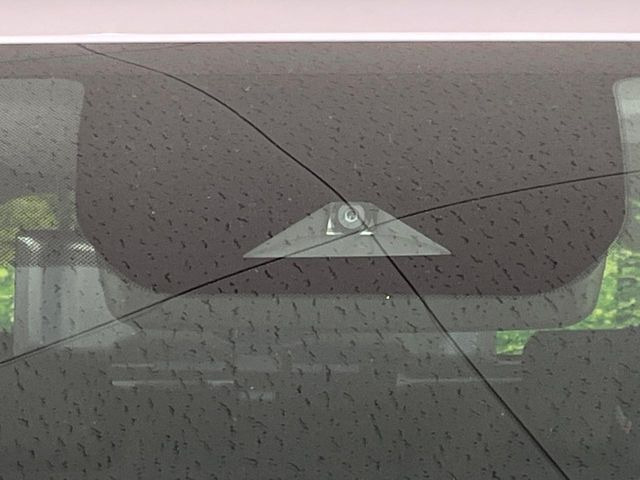 �y�C���e���W�F���g�G�}�[�W�F���V�[�u���[�L�z�t�����g�J�����őO���̎ԗ�����s�҂����m�B�Փ˂������Ȏ��͏Փ˔�Q�y���u���[�L���쓮�A�Փˉ�����T�|�[�g�B�����S�Ƀh���C�u�����y���݂��������܂��B