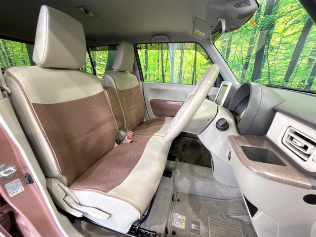 運転席シート廻りは使用感も少なく、良好な状態となっています。丁寧に使われていたことがよくわかりますね。