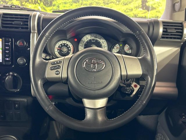 �y�����v�����X�e�A�����O�z�㎿�Ȋv���g�p���邱�ƂŁA��ɂ����������݂ƂĂ��^�]���₷���n���h���ł���