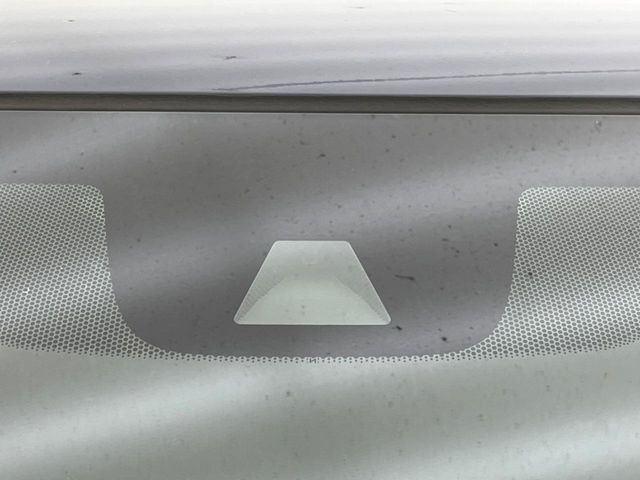 �y�z���_�Z���V���O�z���s���ɑO���̎ԗ�����F�����A�Փ˂������Ȏ��͌x��ƃu���[�L�ŏՓˉ���Ɣ�Q�y�����A�V�X�g�B�����S�Ƀh���C�u�����y���݂��������܂��B