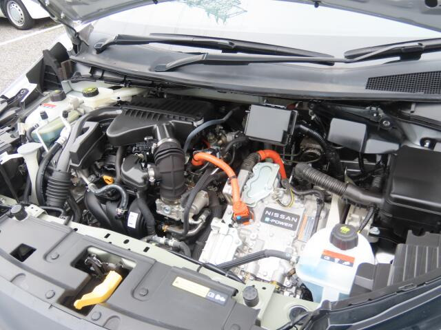 �G���W�����[�������ꂢ�ł���B�@�֋@�\�n���ǍD�ł��B�[�ԑO�ɓ_���������s���܂��B�G���W���I�C���E�I�C���t�B���^�[�E�G�A�R���t�B���^�[�E���C�p�[�S���͕K�������v���܂�(�G�A�R���t�B���^�[�́A�����Ԃ̂�)