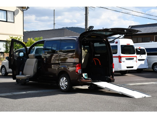NV200バネットバン1.6 チェアキャブ 車いす1名仕様 専用サードシート有