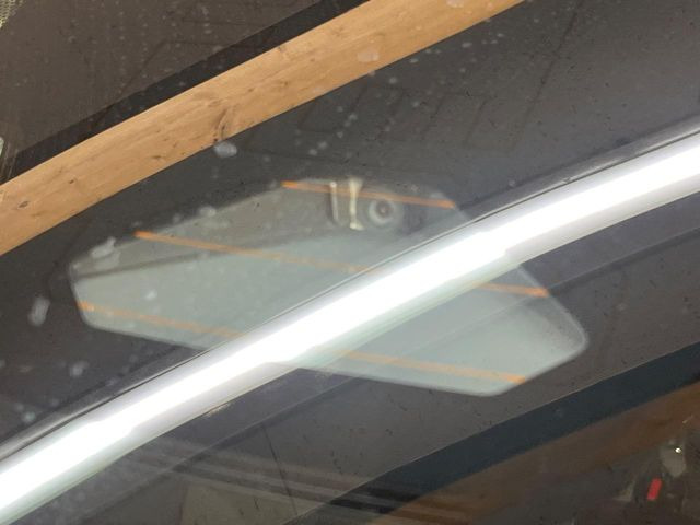 �y�g���^�Z�[�t�e�B�Z���X�z���s���ɑO���̎ԗ�����F�����A�Փ˂������Ȏ��͌x��ƃu���[�L�ŏՓˉ���Ɣ�Q�y�����A�V�X�g�B�����S�Ƀh���C�u�����y���݂��������܂��B