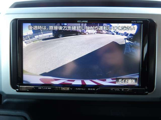 バックカメラがついているので駐車時に後方がリアルタイム映像で確認できます!大型商業施設や立体駐車場での駐車時や夜間のバック時に大活躍☆運転スキルに関わらず、今や必須となった装備の一つです!