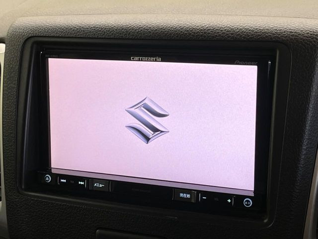 【パイオニアメモリナビ】ナビゲーション機能はもちろん、多彩なメディアをお使いいただけます。フルセグTV、Bluetooth接続、CD・DVD再生も可能!