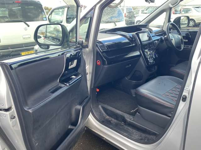 こちらのクルマは事前にオイル交換を実施しております♪