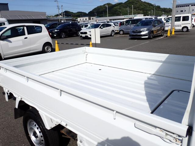 荷台の状態、綺麗です。