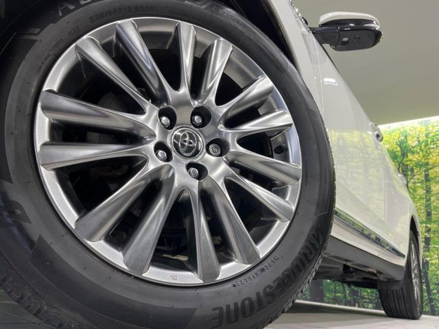 �y����18�C���`�A���~�z�C�[���z�O�ςɃ}�b�`���������A���~�z�C�[���𑕒����Ă���܂��B�e��ЊO�A���~�z�C�[����A�X�^�b�h���X�^�C�����戵�����Ă���܂��B���񂲑��k����������