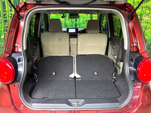普段のお買い物や通勤、送迎等に十分な荷室スペースを確保しております。セカンドシートを倒すと、大きな荷物の積載も可能です♪