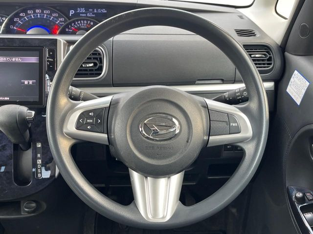 ステアリングも使用感が少なく、きれいな状態となっております♪