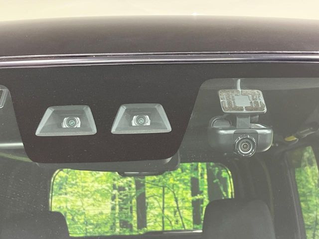 �y�X�}�[�g�A�V�X�g�z���s���ɑO���̎ԗ�����F�����A�Փ˂������Ȏ��͌x��ƃu���[�L�ŏՓˉ���Ɣ�Q�y�����A�V�X�g�B�����S�Ƀh���C�u�����y���݂��������܂��B