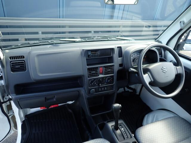 インパネ画像になります。車内は専門業者にて室内クリーニング施工済みなので、大変清潔です。