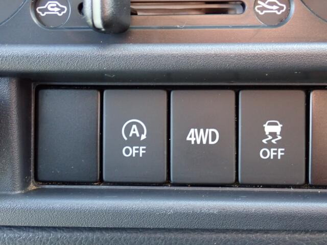 アイドリングストップ・横滑防止機能が付いてます。