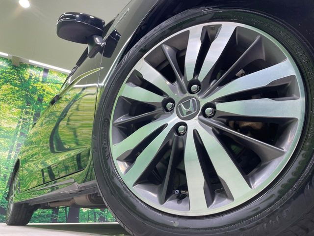 �y����16�C���`�A���~�z�C�[���z�O�ςɃ}�b�`���������A���~�z�C�[���𑕒����Ă���܂��B�e��ЊO�A���~�z�C�[����A�X�^�b�h���X�^�C�����戵�����Ă���܂��B���񂲑��k����������