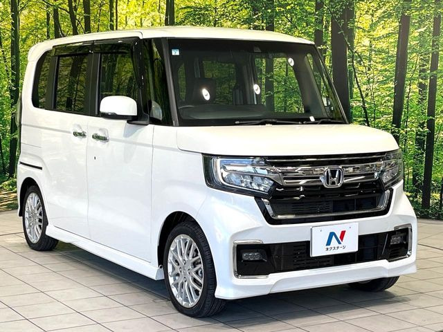 高透明度のガラス皮膜で撥水はもちろん、上質なツヤ・光沢を実現。紫外線や酸性雨から大切な愛車を保護し、色あせ・劣化を防止。「弾スプラッシュコート」、「弾プリミッサコート」からお選びいただけます。