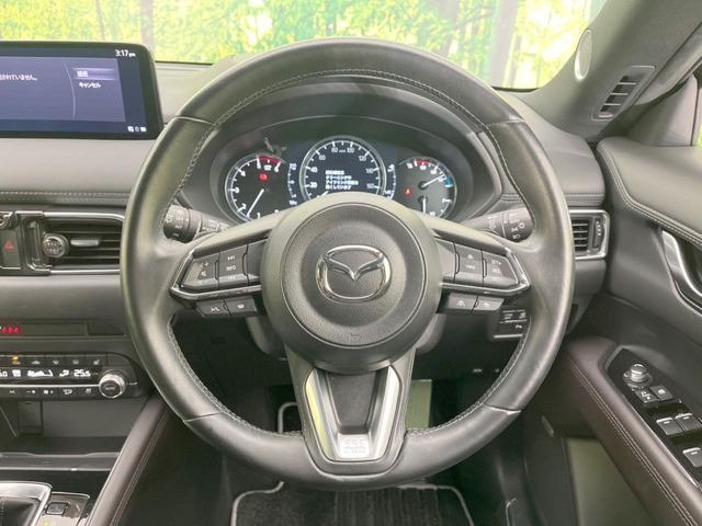 ステアリングも使用感が少なく、きれいな状態となっております♪