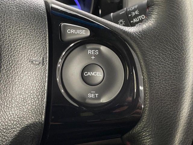 �y�N���[�Y�R���g���[���z�������H�����N���N���s�B�A�N�Z���𗣂��Ă���葬�x�ő��s���ł��A�������^�]���̕��S���y��!�����E�������ȒP�ȃX�C�b�`����Œ����ł��܂��B