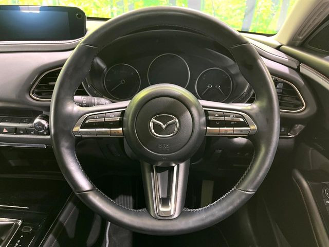 �y�����v�����X�e�A�����O�z�㎿�Ȋv���g�p���邱�ƂŁA��ɂ����������݂ƂĂ��^�]���₷���n���h���ł���