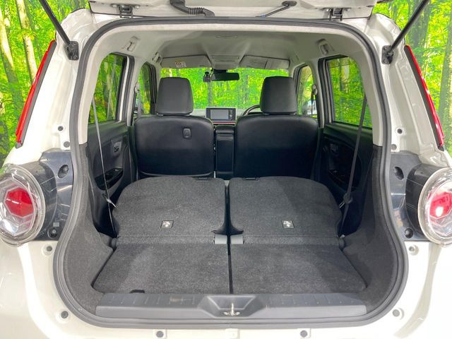 ���i�̂���������ʋ΁A���}���ɏ\���ȉ׎��X�y�[�X���m�ۂ��Ă���܂��B�Z�J���h�V�[�g��|���ƁA�傫�ȉו��̐ύڂ��\�ł���