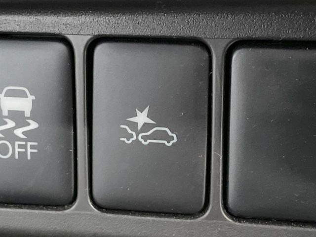 �y�O�He-Assist�z���s���ɑO���̎ԗ�����F�����A�Փ˂������Ȏ��͌x��ƃu���[�L�ŏՓˉ���Ɣ�Q�y�����A�V�X�g�B�����S�Ƀh���C�u�����y���݂��������܂��B