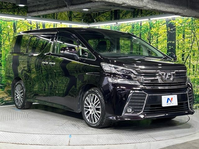 高透明度のガラス皮膜で撥水はもちろん、上質なツヤ・光沢を実現。紫外線や酸性雨から大切な愛車を保護し、色あせ・劣化を防止。「弾スプラッシュコート」、「弾プリミッサコート」からお選びいただけます。