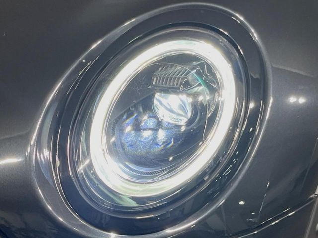 ��LED�w�b�h���C�g:��ԑ��s�����ǍD�Ȏ��E���m�ۂ����S���ĉ^�]�ł��鍂�P�xLED�w�b�h���C�g�𑕔�!�_�����x�������A����d�͂��}�����Ă��܂��B