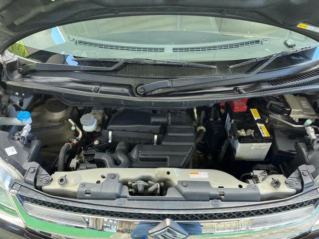 親切・丁寧な専門メカニックスタッフが応対!・車検・点検整備・事故等の修理などアフターサービスも安心。お車のカスタマイズもネクステージのサービススタッフまでご相談ください!