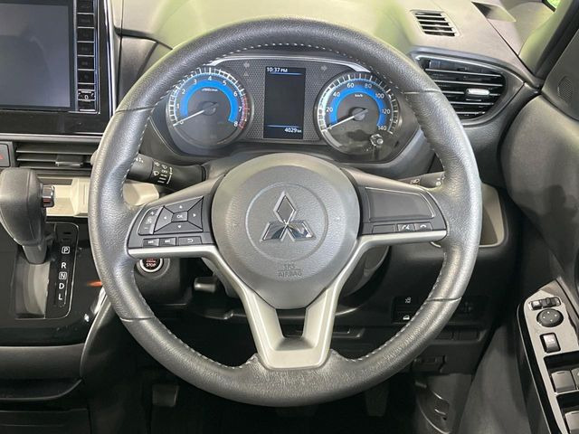 �y�����v�����X�e�A�����O�z�㎿�Ȋv���g�p���邱�ƂŁA��ɂ����������݂ƂĂ��^�]���₷���n���h���ł���