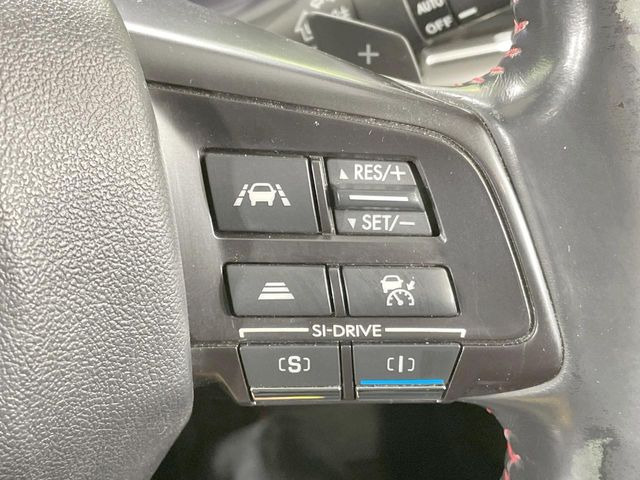 【全車速追従機能付クルーズコントロール】高速道路での長距離走行が楽に!!自動で速度を保つクルーズコントロールが、衝突軽減システムと連携し、前方の車両を感知して車間を保つように速度調節してくれます!!