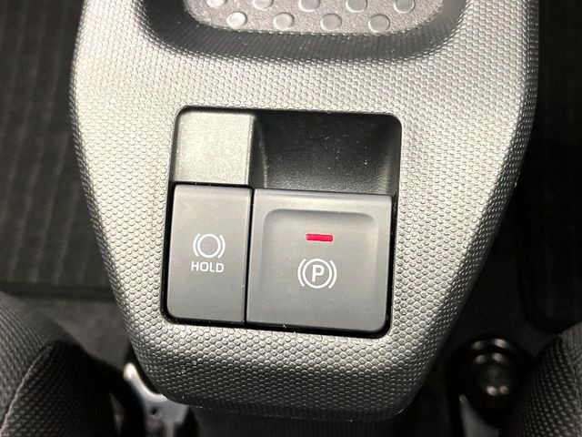 �y�I�[�g�u���[�L�z�[���h�z�M���҂���a�؂Œ�Ԏ��Ƀu���[�L���瑫�𗣂��Ă��A��~��Ԃ�ێ����Ă���܂��B�O�i����Ƃ��̓A�N�Z���𓥂߂Ύ����ŉ��������̂ň��S��X���^�]���y�ɂȂ�܂���