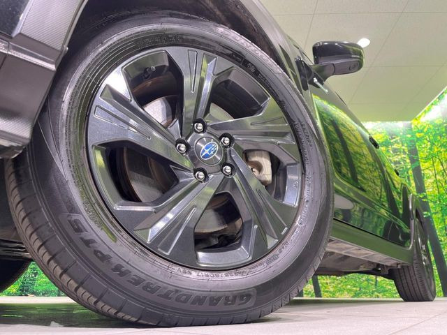 �y����17�C���`�A���~�z�C�[���z�O�ςɃ}�b�`���������A���~�z�C�[���𑕒����Ă���܂��B�e��ЊO�A���~�z�C�[����A�X�^�b�h���X�^�C�����戵�����Ă���܂��B���񂲑��k����������