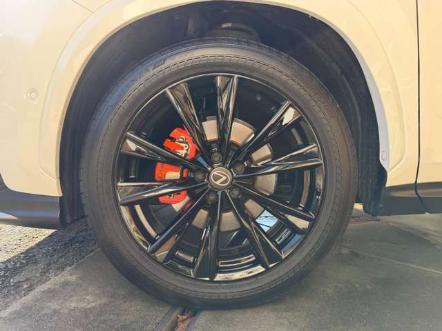FSPORT(�u���b�N�h��)�A���~�z�C�[�� ������ �O��^�C���T�C�Y235/50R20 BRIDGESTONE ALENZA