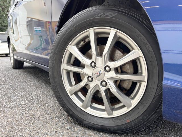 �y15�C���`�A���~�z�C�[���z�O�ςɃ}�b�`�����A���~�z�C�[���𑕒����Ă���܂��B�e��A���~�z�C�[����A�X�^�b�h���X�^�C�����戵�����Ă���܂��B���񂲑��k����������