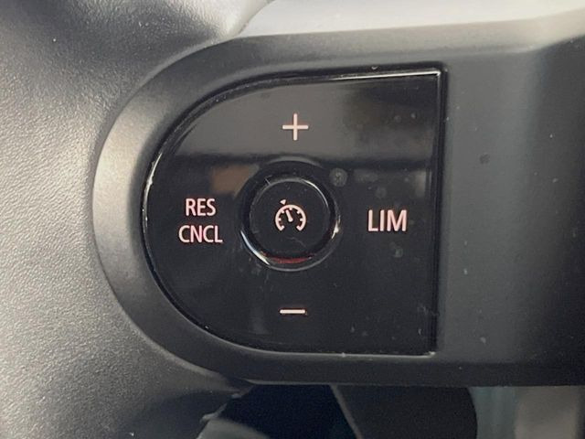 ���I�[�g�N���[�Y�R���g���[��:�������H�⎩���Ԑ�p���H���ɂāA�葬���q���\�ƂȂ�֗��ȋ@�\�ł��B�������ړ��̍ۂł����ɂ����֗��ɂ��g�����������܂���