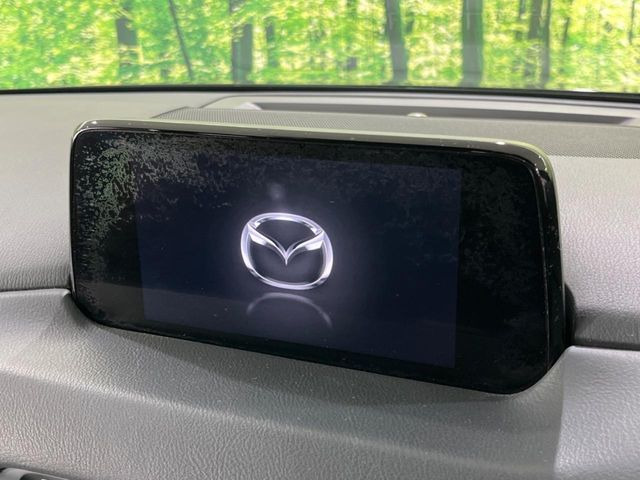 �y�}�c�_�R�l�N�g�z�ԓ��̕��͋C�Ƀ}�b�`������̌^�^�C�v�̃f�B�X�v���C�B�e����q�ݒ��Bluetooth�Đ����A�l�X�ȋ@�\���y���߂܂��B��pSD�J�[�h�̂��w���ŁA�i�r�@�\���g�p�o���܂��B