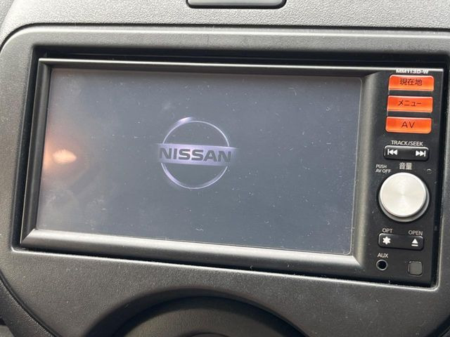 【純正ナビ】人気の純正ナビを装備しております。ナビの使いやすさはもちろん、オーディオ機能も充実!キャンプや旅行はもちろん、通勤や買い物など普段のドライブも楽しくなるはず♪