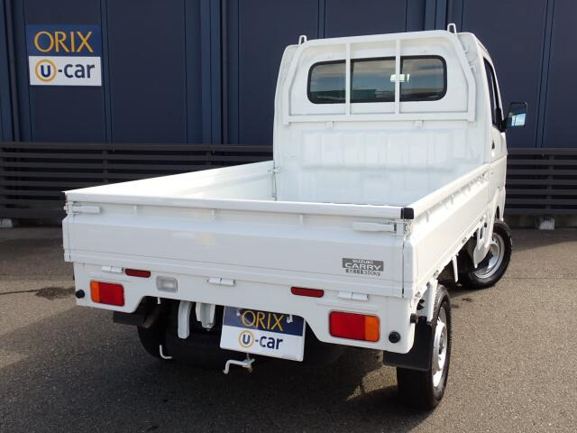 リヤビューの画像になります。オリックス認定中古車には、ご購入後も安心してお乗りいただくために、独自の「オリックス認定中古車保証」をお付けしています。