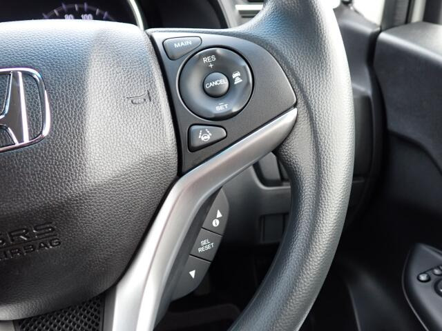 【クルーズコントロール】高速道路での長距離走行が楽に♪アクセルペダルを踏まずに車速を一定に保つことが可能です。前方の車両を感知して車間を保つように速度調節してくれます!!